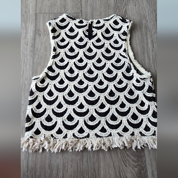 Mango MNG Crochet Lace Fringe Crop Top Black Cream Scallop Boho Festival M - Picture 13 of 14